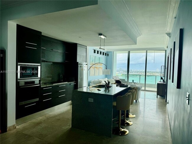 Building Photo - 900 Biscayne Blvd