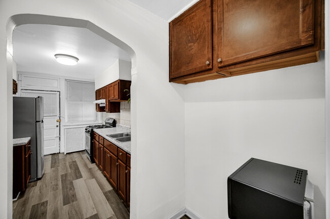 Building Photo - 7428 S Bennett Ave