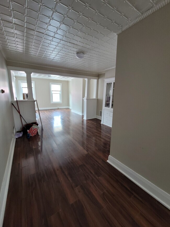 Dining area - 282 10th St