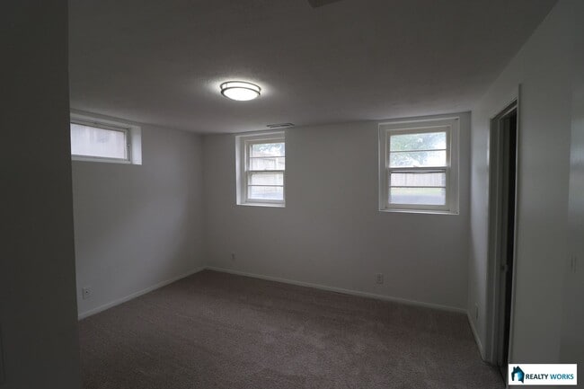 Building Photo - Won't last long, 3 bedroom, 2 bath house f...