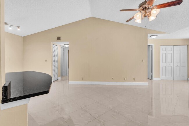 Building Photo - 3340 Pinewalk Dr N