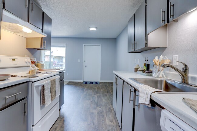 Building Photo - Meadow Park East Apartments