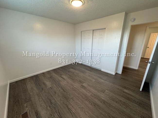 Building Photo - Beautifully Updated 3-Bedroom Home with Sp...