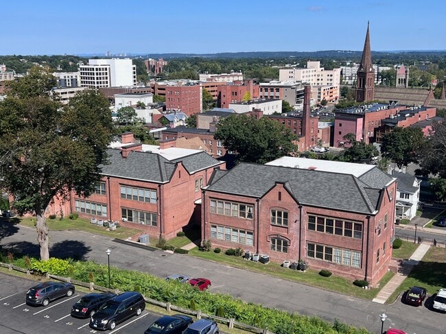 Building Photo - 15 Prospect St