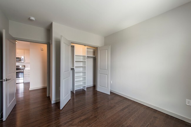 Building Photo - 45 Marion St