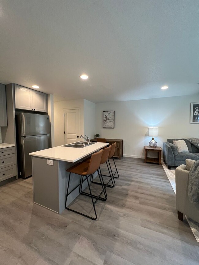 Building Photo - BRAND NEW! Modern Townhomes-Amazing Locati...