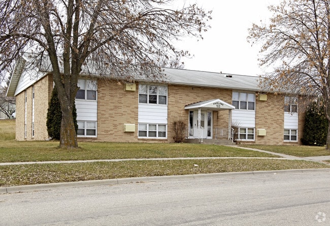 Primary Photo - 1002 Fairlane Dr