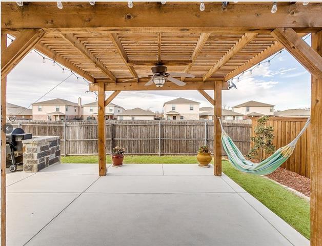 Building Photo - 5825 Valley Haven Way