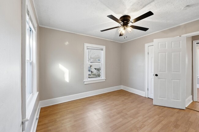 Building Photo - 1452 Summit St