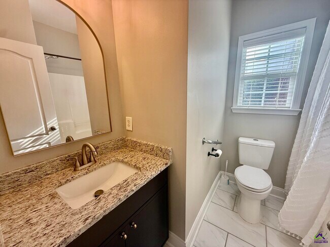 Building Photo - 634 Post Oak Way