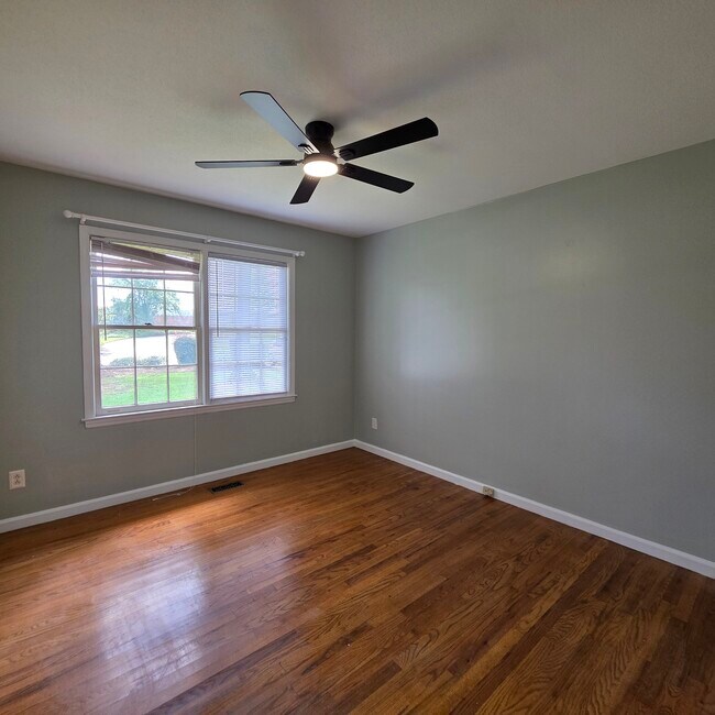 Building Photo - 2625 Partridge Dr