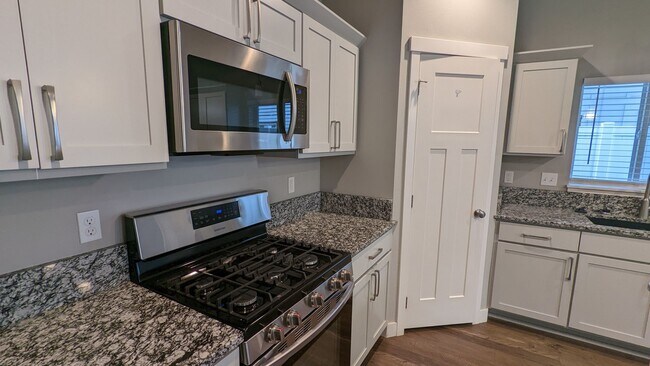 Building Photo - Post Falls Crown Pointe Home