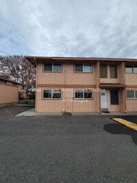 Building Photo - 3121 W Hood Ave