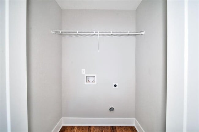 Building Photo - 1683 Kenmore St SW