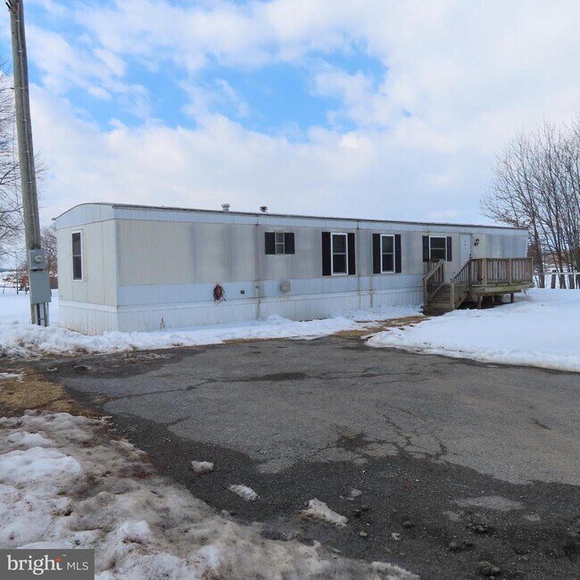 Building Photo - 5687 2nd St