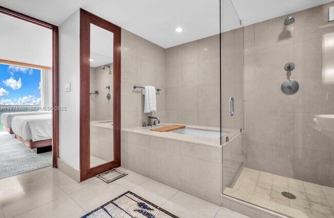 Building Photo - 6801 Collins Ave