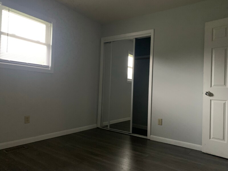Building Photo - 1117 Pam Dr