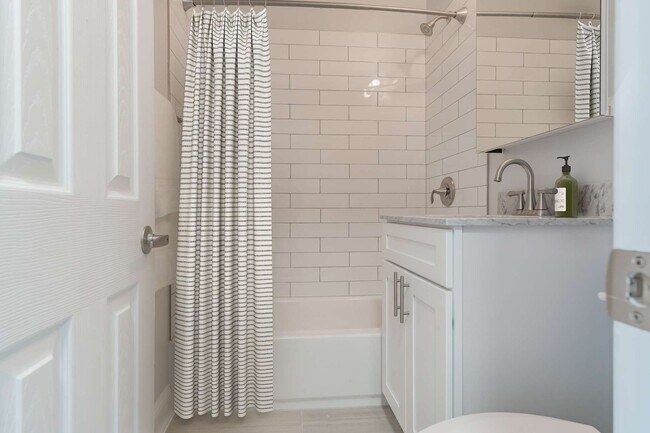 Building Photo - Bergen Apartments