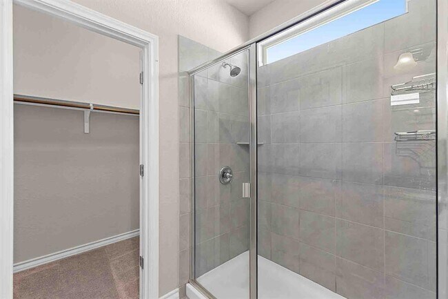 Building Photo - 11724 Saddle Rock Dr