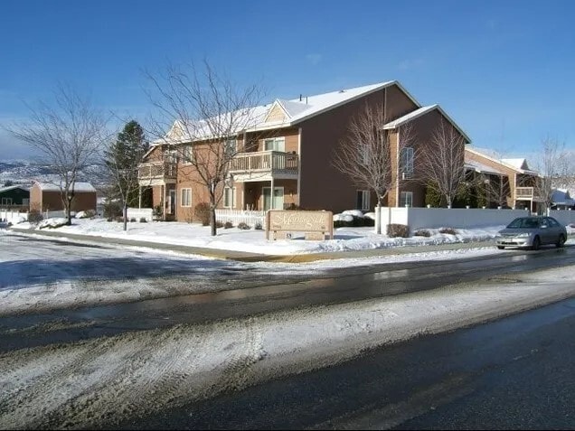 Building Photo - 703 Quince St