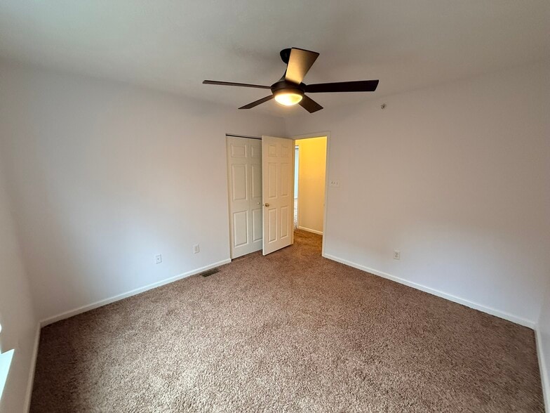 Building Photo - 2293 Flint Dr