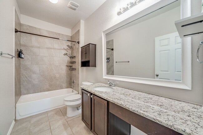 Building Photo - UPDATED SINGLE-STORY HOME IN WOLF CREEK SUBDIVISION