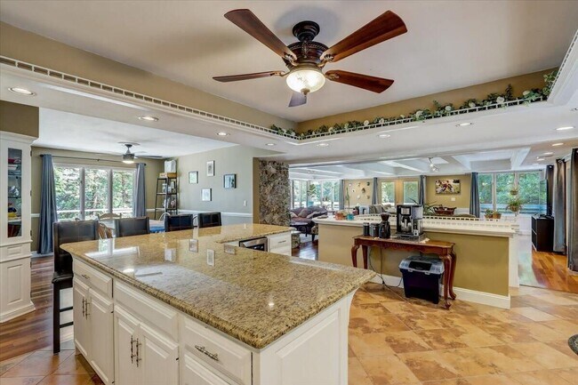 Building Photo - N43W27445-W27445 Capitol Dr