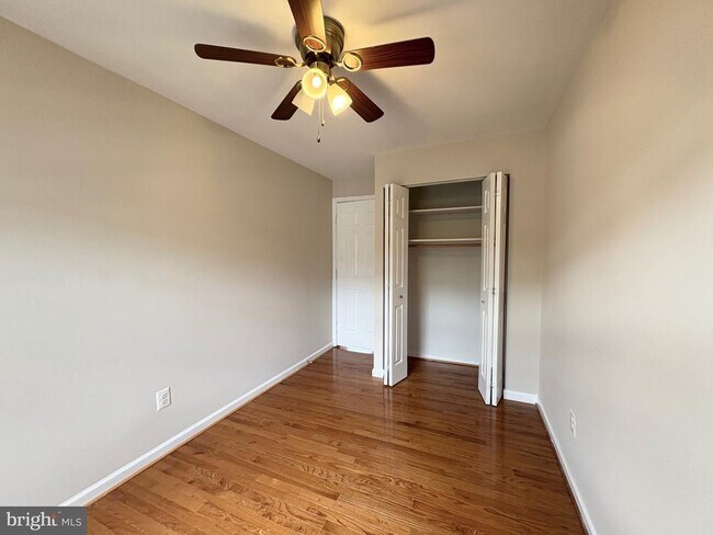 Building Photo - 7653 Stana Ct
