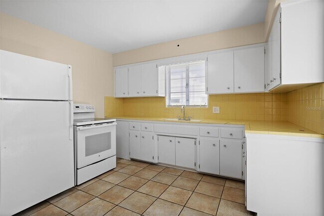 Building Photo - 3452 9th Ave N