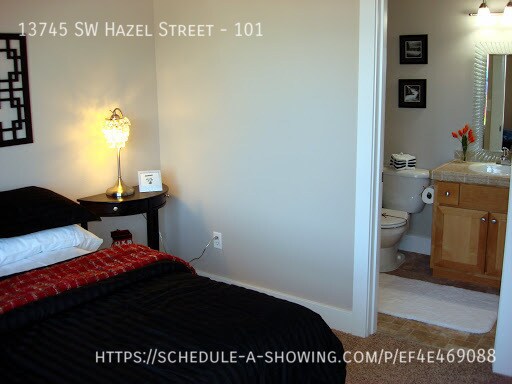Building Photo - 3BDRM 2.5BTH Condo End Unit, garage, gas F...