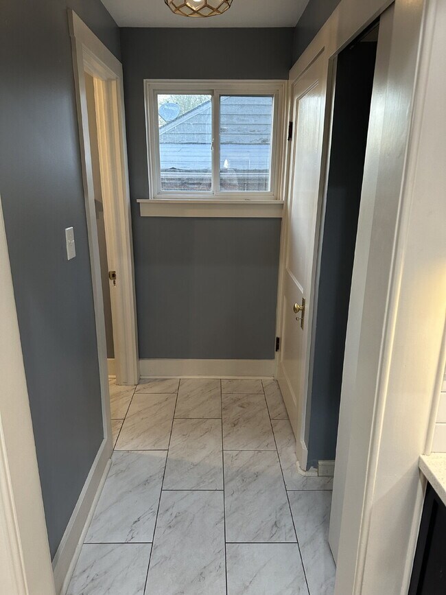 Building Photo - "Charming 3-Bed Oasis with Granite Touches & Cozy Fireplace in Nampa!"