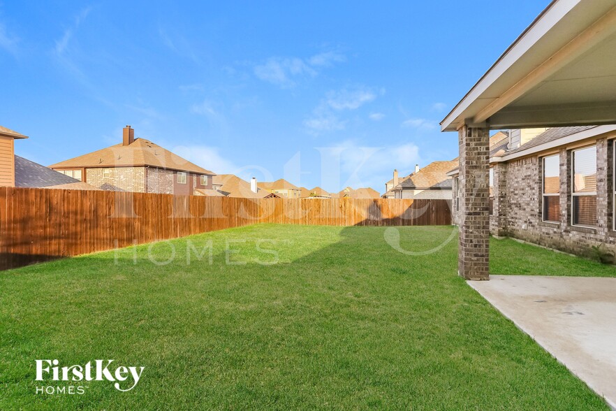 Building Photo - 541 Hay Meadow Dr