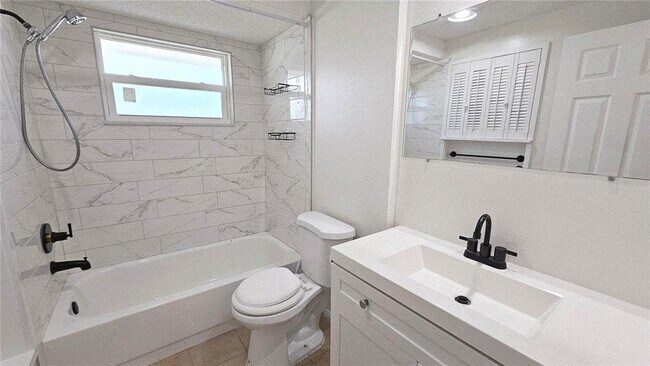 Building Photo - 284 Rotonda Blvd W