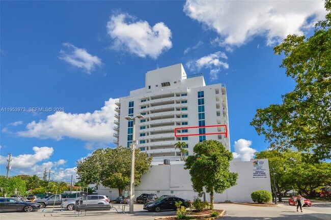 Building Photo - 1401 SW 22nd St