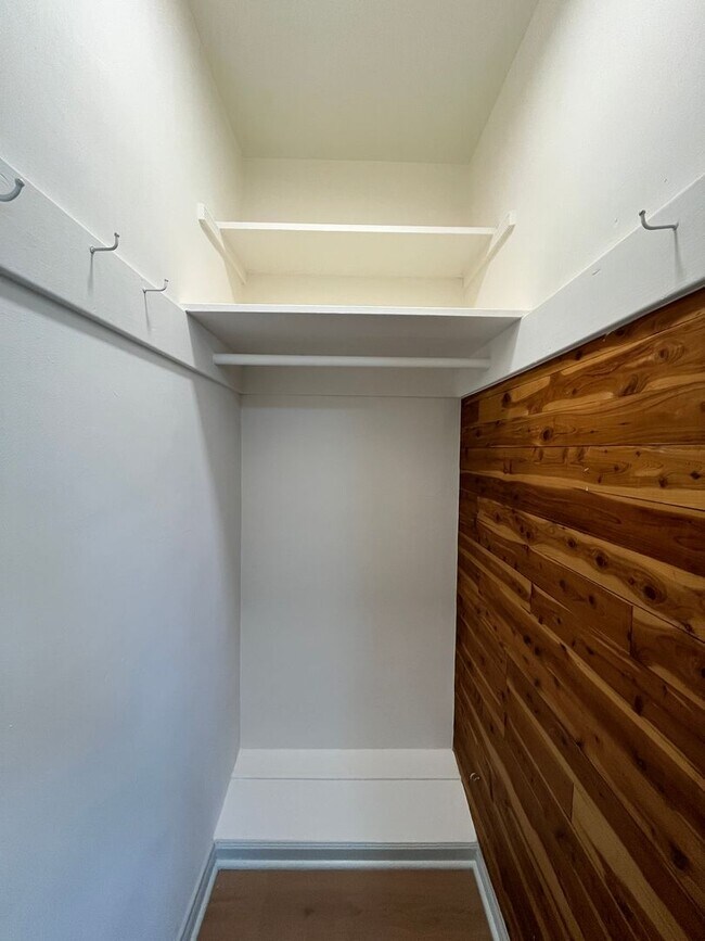 Building Photo - Spacious 2+2 home w/extra storage, upgrades + backyard!