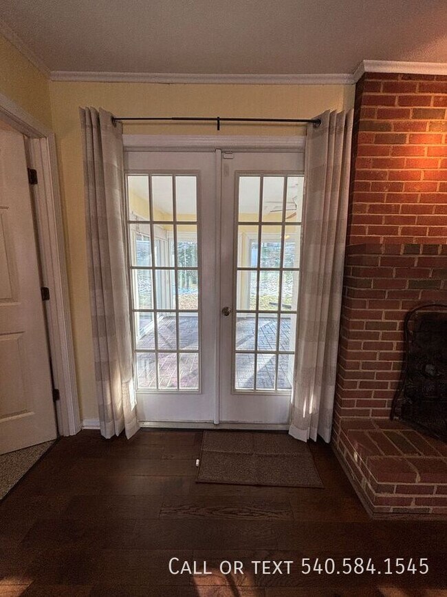 Building Photo - 136 Grimes St