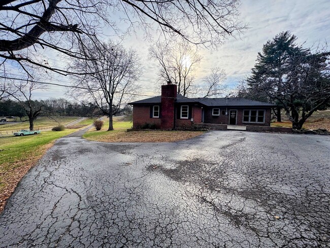 Building Photo - 11 Cooks Rd