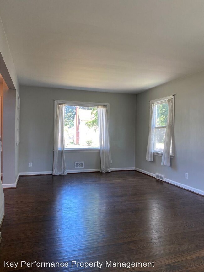 Building Photo - 3 br, 1 bath House - 35 Aragon Ave