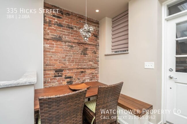 Building Photo - 335 S Hicks St