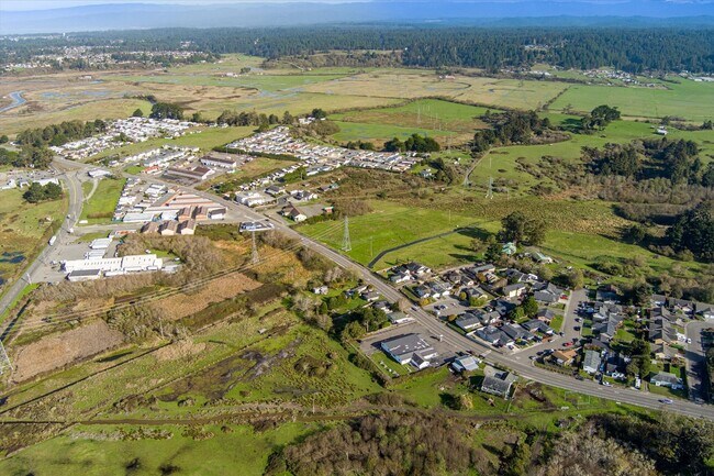 Building Photo - Custom Home on Property just outside of Eureka!