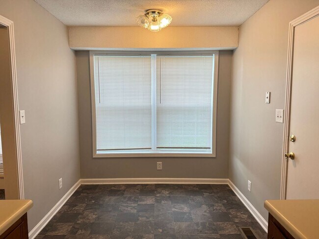 Building Photo - 104 Cornelia Ct