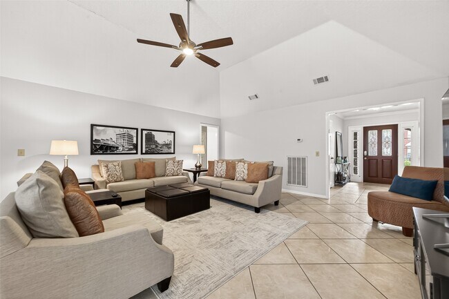 Building Photo - 18526 Fawn Run Ln