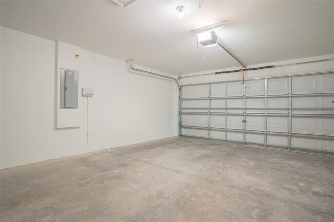 Building Photo - 4127 Island Lakes Dr