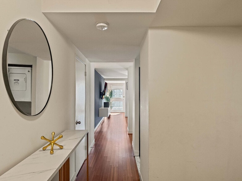 Building Photo - 111-23 N 15th St