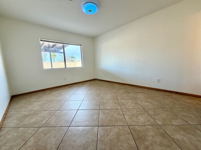 Building Photo - Single family home in Henderson