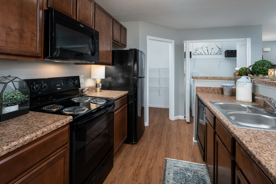 Spacious Pantry and Washer/Dryer Connections - Carson Farms