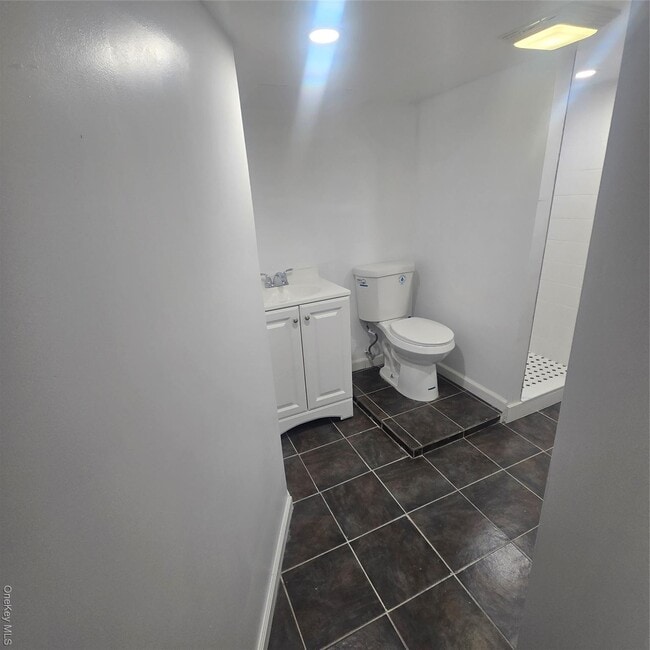 Building Photo - 182-19 147th Ave