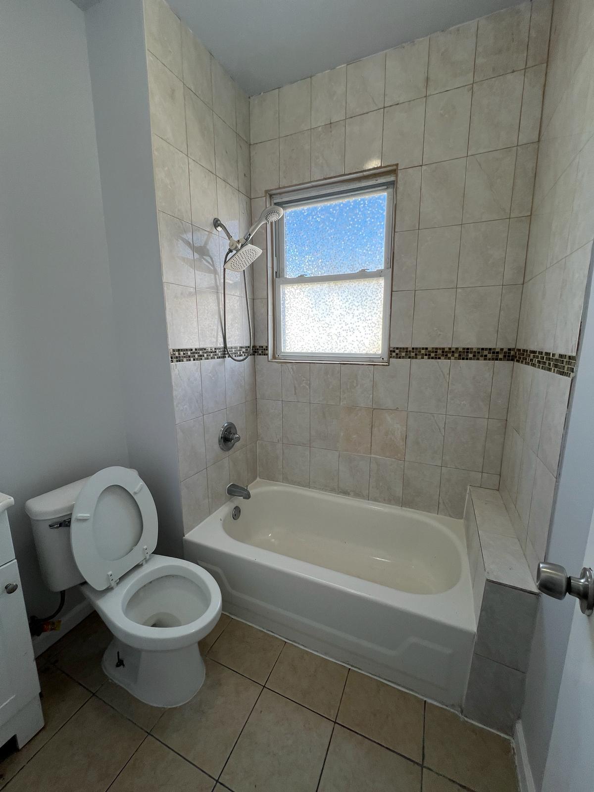 Building Photo - 13 Garwood Pl