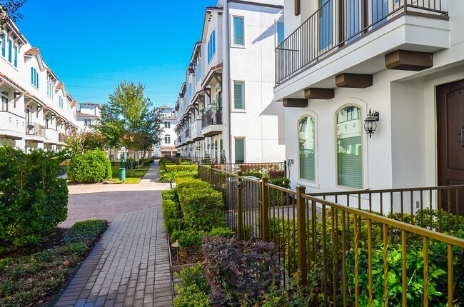 Building Photo - 1245A Bonner St