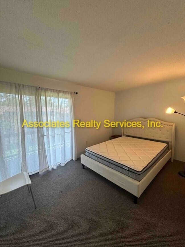 Building Photo - LOOK!!! 2 bedroom in Brandywine with Balco...